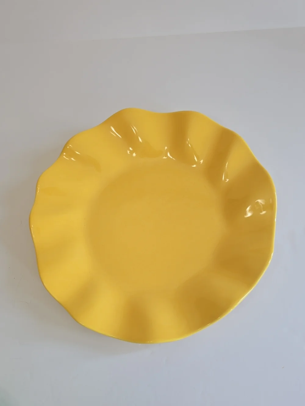Crate & Barrel Set Of 2 Dinner Plates Ruffled Green Yellow Ceramic Portugal 12